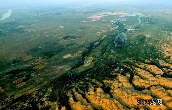 库布齐沙漠“发大水”，出现了大面积的“冰河”，是从哪里来的？