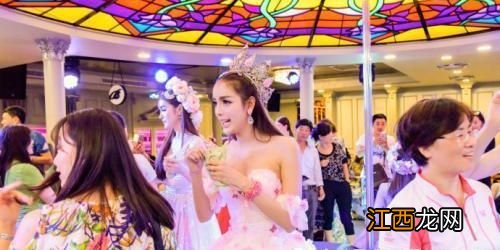 世界上最开放的国家，风景秀丽游人如织，出轨率高达50％以上