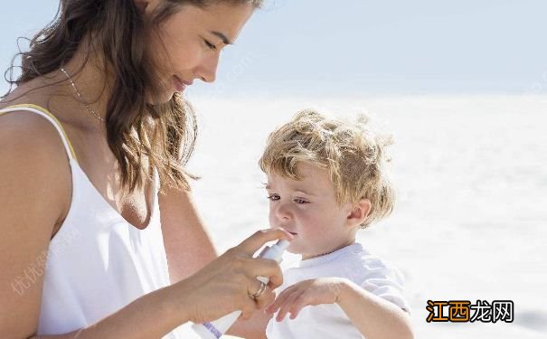 夏季怎么给宝宝防晒?怎么给宝宝挑防晒霜?