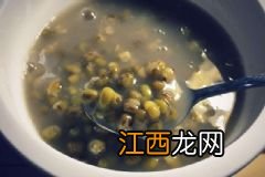 吃黑豆能防治哪些疾病？吃黑豆对健康的好处有哪些？