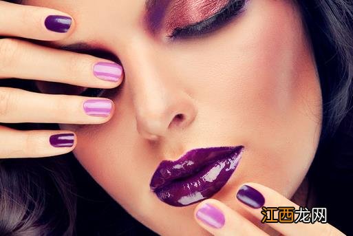 女性涂指甲油的9大步骤，女性涂指甲油的9大步骤图片