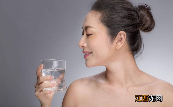 每天喝8杯水是正确的吗?喝水有哪些需要注意的事项?