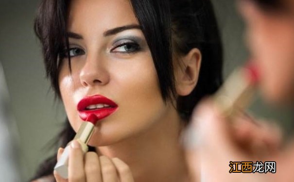 唇膏和口红能吃吗？平常用的口红能吃吗？