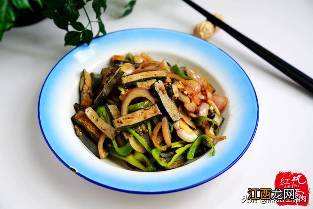 猫刚来家里不吃东西怎么办