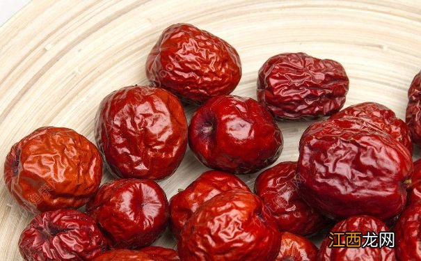 红枣的营养功效是什么？红枣有哪些家常菜谱？