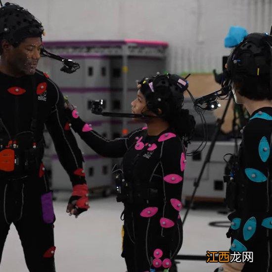 《战神5》黑妹演员庆祝游戏发售:希望大家玩得开心