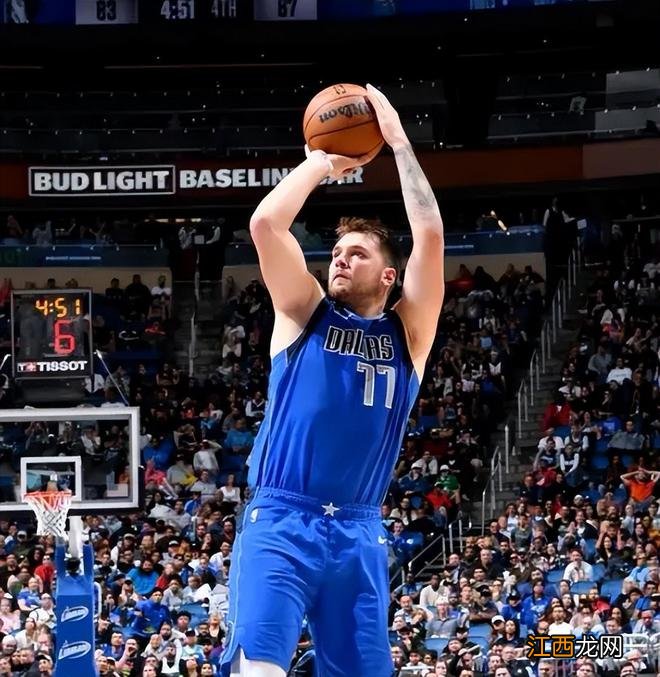 NBA上24+6+6的东契奇现身篮球小镇?全明星街球派对一测定档!