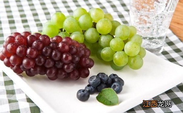 蓝莓和葡萄上的白霜是什么？蓝莓和葡萄怎么清洗最好？