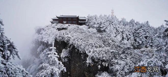 刚刚出炉的峨眉山雪景图