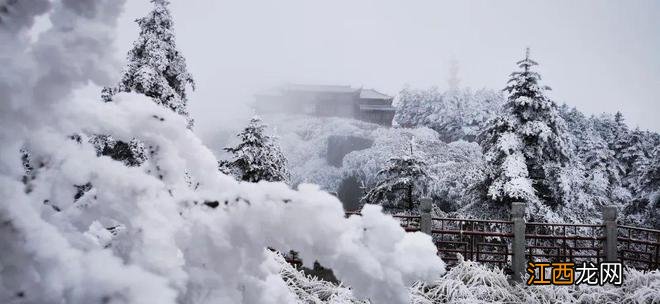 刚刚出炉的峨眉山雪景图