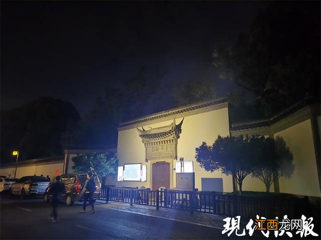 南京宝藏街巷上新！趁秋风，来逛一逛明城墙下的这条特色小巷