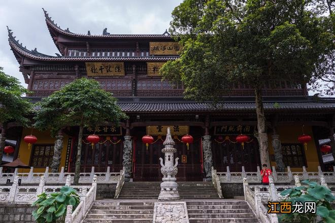 浙江被遗忘的古寺，迄今1700多年历史，建有世界最大的弥勒佛像