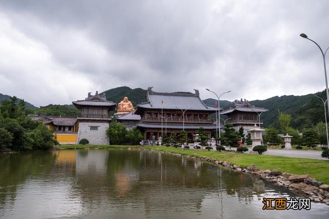 浙江被遗忘的古寺，迄今1700多年历史，建有世界最大的弥勒佛像