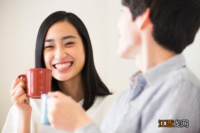 婆婆腿摔断小儿媳伺候 婆婆摔断腿儿媳妇说话