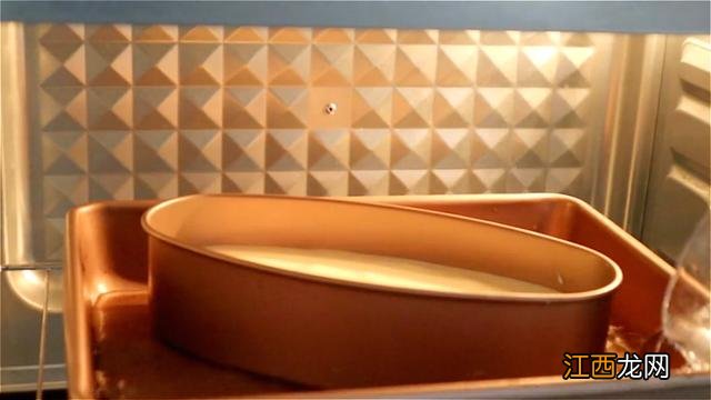 1盒酸奶2个鸡蛋教你做酸奶蛋糕 做酸奶蛋糕的方法和步骤窍门