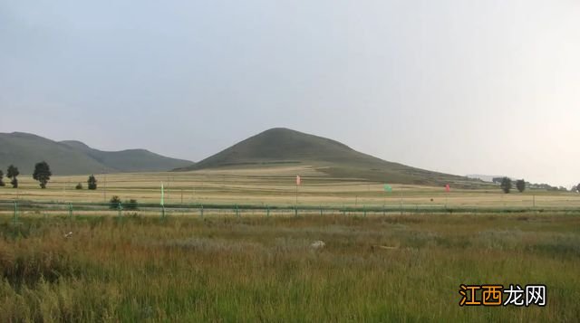 沽源是河北张家口市的一个县，是游牧文化和农耕文化交融交汇地带