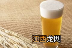 身边没有水可以用啤酒来服药吗？夏季怎么轻松吃出健康？