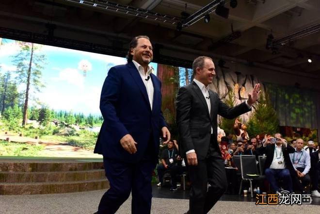 云巨头深陷高管离职风波！三千亿美元市值已蒸发一大半