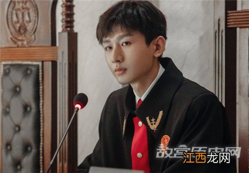 《底线》剧中周亦安有没有感情线 周亦安官配是谁