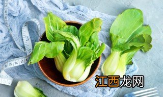 小白菜什么时候撒草木灰最好 小白菜什么时候撒草木灰