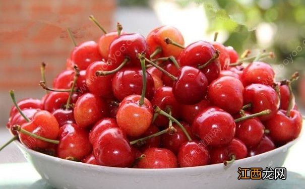 樱桃有什么作用和功效？樱桃吃多了会有什么坏处？