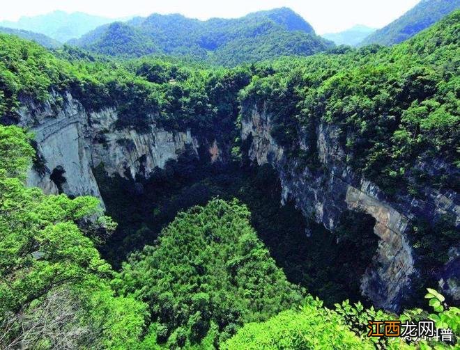 世界著名十大天坑，有三座在我国，伯利兹蓝洞不愧为世界潜水胜地！