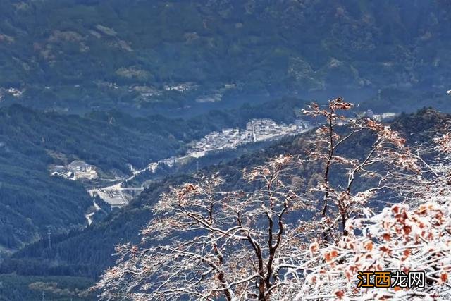 在四川遇见第一场秋雪——瓦屋山