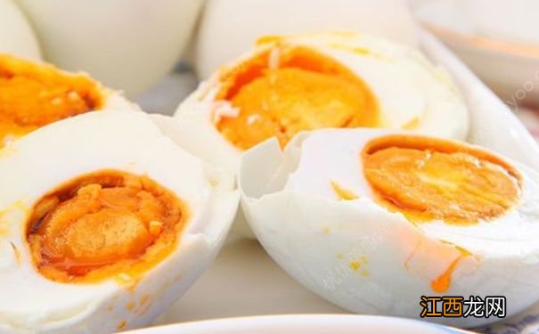 一个咸鸭蛋的热量是多少？吃咸鸭蛋会长胖吗？