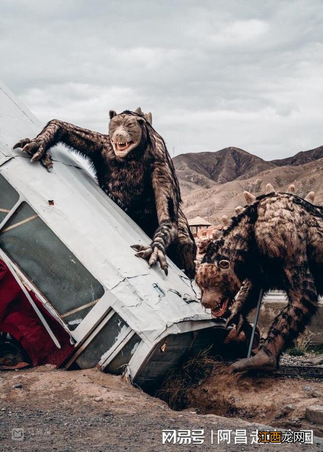 甘肃酒泉石油小镇，九层妖塔拍摄地：八十年代一夜之间变成废墟