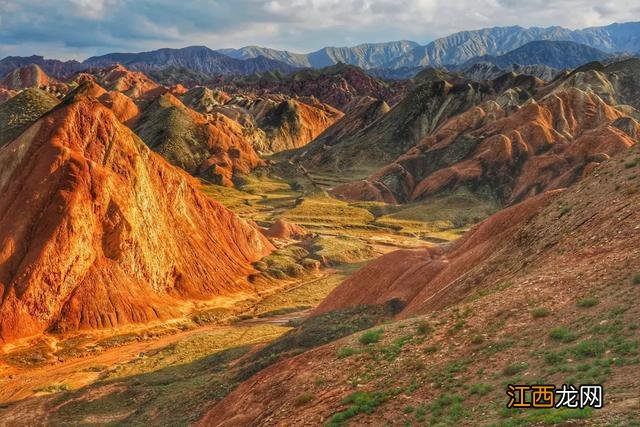 被孤独星球评为亚洲最佳旅行地Top1,比新疆绚丽,比西藏神圣