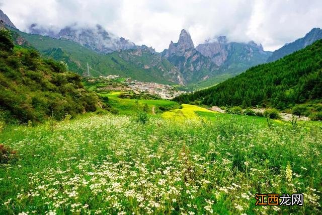 被孤独星球评为亚洲最佳旅行地Top1，比新疆绚丽，比西藏神圣