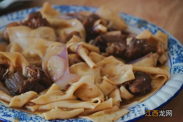 被孤独星球评为亚洲最佳旅行地Top1，比新疆绚丽，比西藏神圣