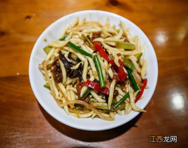 被孤独星球评为亚洲最佳旅行地Top1，比新疆绚丽，比西藏神圣