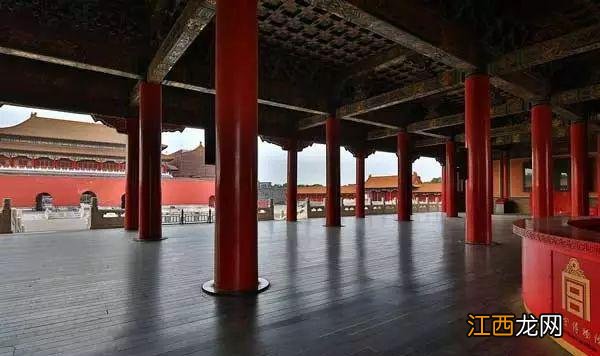 一到秋天,故宫就美成了紫禁城!