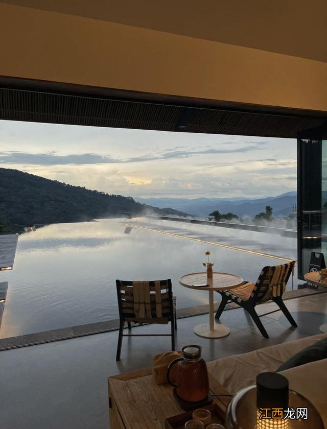 西双版纳,左手老挝冰咖啡,右手榴莲菠萝蜜,火过三亚真的不简单