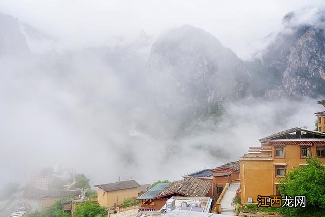 云南这个被遗忘的秘境，雪山冰川，原始森林，还有神奇香巴拉佛塔