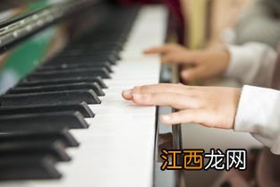 孩子练琴应该选择什么样的钢琴