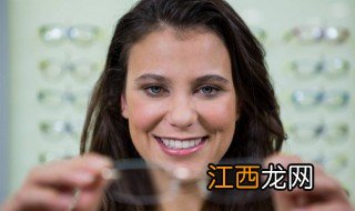 女性右上眼皮跳代表什么意思，女生右上眼皮跳是什么意思