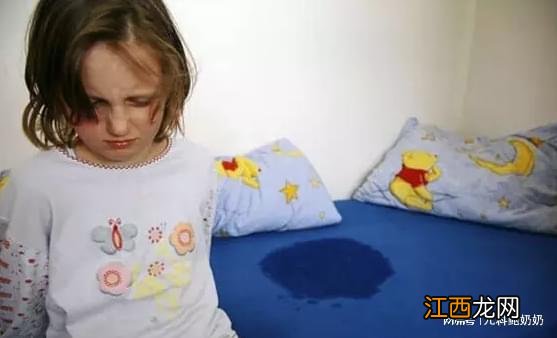 孩子明明会自己上厕所,却还经常尿裤子,妈妈了解这几点很重要