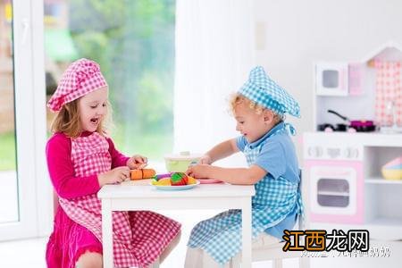 孩子明明会自己上厕所,却还经常尿裤子,妈妈了解这几点很重要