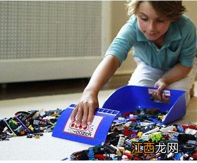 宝宝总是乱丢东西,别以为都是宝宝的错,父母也有不可推卸的责任