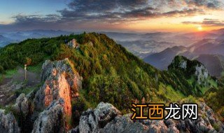 黄山旅游什么时候人少 黄山旅游什么时候人少些