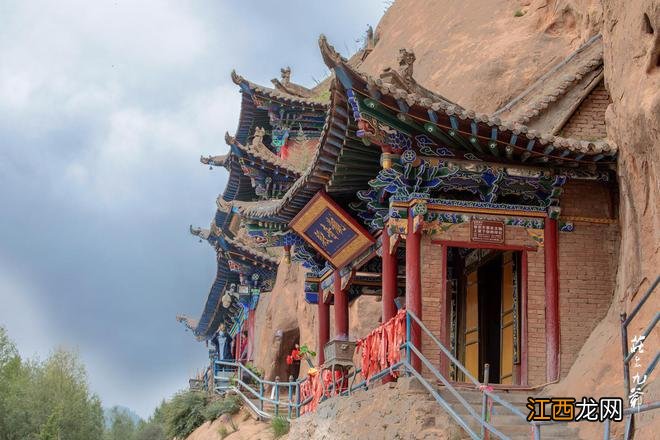 飞沙走石的西北大漠中 居然藏着一个仙气氤氲的马蹄寺