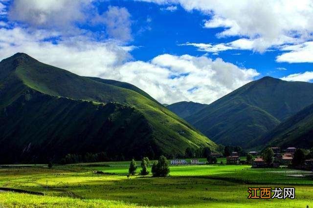 川西大环线，一生必去的打卡地，被誉为：上帝调色盘