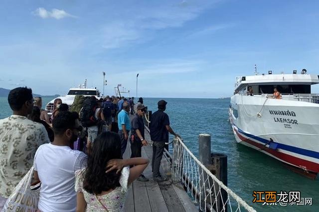 泰国帕岸满月派对游客多达万人 旅体部长赴实地考察