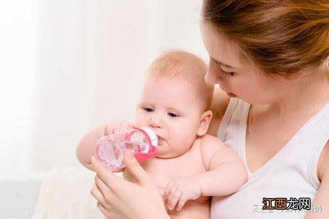 宝宝总是吐奶,这两种睡姿虽然能缓解,但医生都不建议这样做