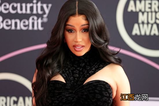 Cardi B称因庭审错过与COD的合作：挣不到钱好后悔