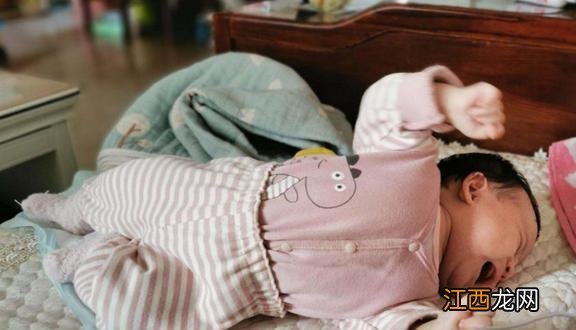 天冷了，孩子睡觉总是蹬被子，做到这三点，才能让宝宝安心过冬