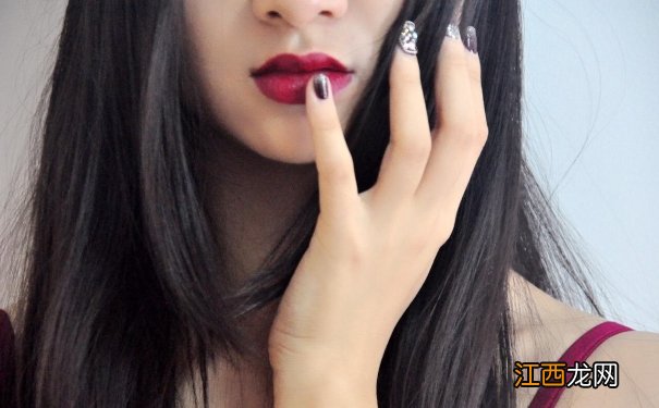 哑光和雾面口红哪个好?哑光口红和雾面口红区别