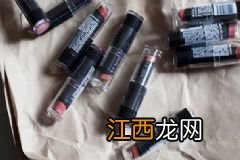 哪款润唇油可以抹走唇纹？润唇膏哪个牌子好用？